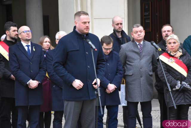 Zobacz, jak Wrocław obchodził rocznicę wybuchu wojny w Ukrainie [Foto, Wideo]