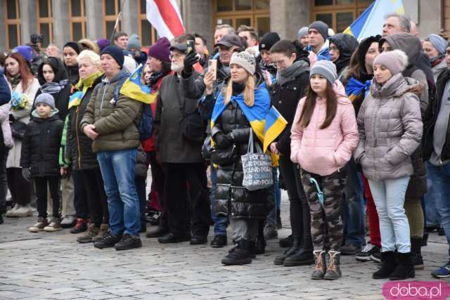 Zobacz, jak Wrocław obchodził rocznicę wybuchu wojny w Ukrainie [Foto, Wideo]