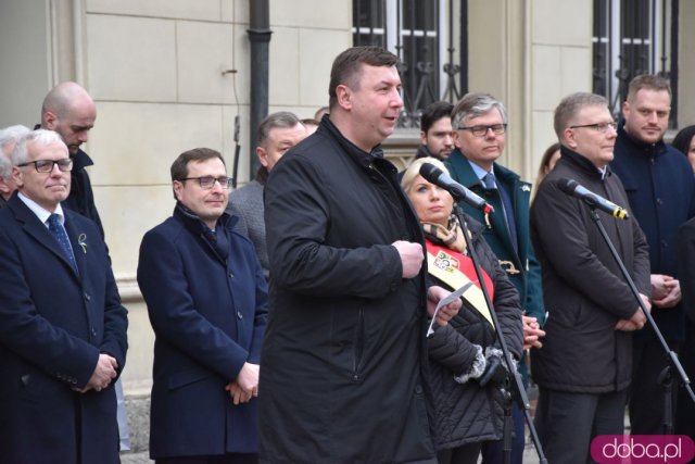 Zobacz, jak Wrocław obchodził rocznicę wybuchu wojny w Ukrainie [Foto, Wideo]