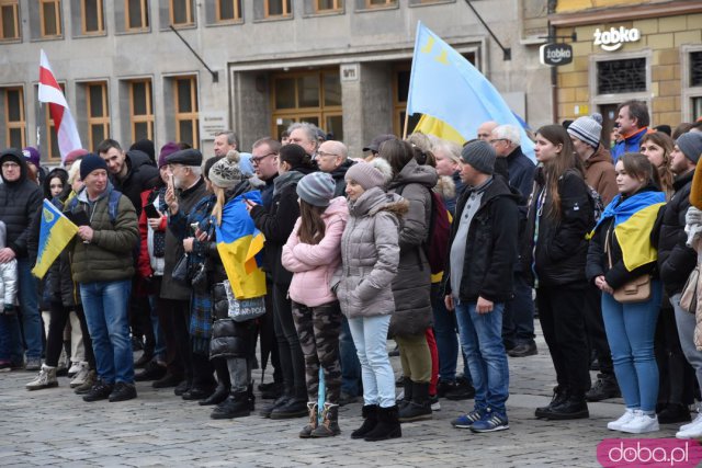 Zobacz, jak Wrocław obchodził rocznicę wybuchu wojny w Ukrainie [Foto, Wideo]