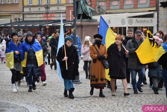 Zobacz, jak Wrocław obchodził rocznicę wybuchu wojny w Ukrainie [Foto, Wideo]