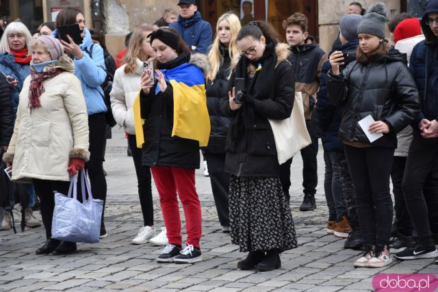 Zobacz, jak Wrocław obchodził rocznicę wybuchu wojny w Ukrainie [Foto, Wideo]