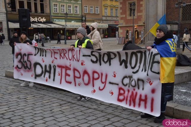 Zobacz, jak Wrocław obchodził rocznicę wybuchu wojny w Ukrainie [Foto, Wideo]