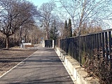 Trwają ostatnie prace na tarnogajskim odcinku Promenady Krzyckiej. Niedługo mieszkańcy będą mogli w pełni z niego korzystać [Foto]