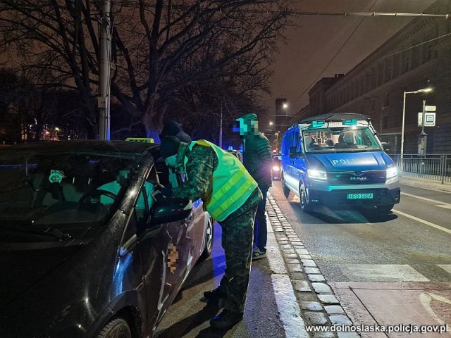 Policjanci skontrolowali kierowców aplikacji typu Uber. Wyniki mogą niepokoić [Foto, Wideo]