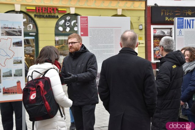 Wyprodukowano we Wrocławiu: Nowa wystawa plenerowa na wrocławskim Rynku już dostępna [Foto, Wideo]