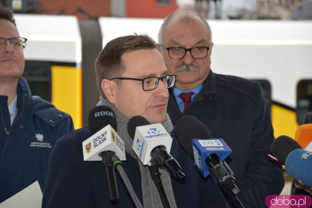 Pociągi wrócą na Dworzec Świebodzki. Jednemu udało się wjechać nawet teraz [Foto]