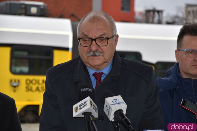 Pociągi wrócą na Dworzec Świebodzki. Jednemu udało się wjechać nawet teraz [Foto]