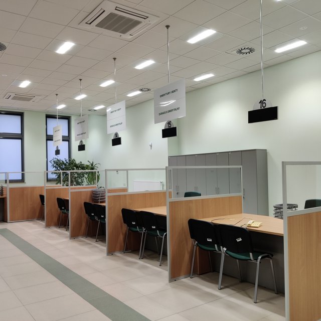 ZUS ponownie przyjmuje klientów przy Reymonta. Zobacz, jak wygląda odnowiona siedziba [Foto]