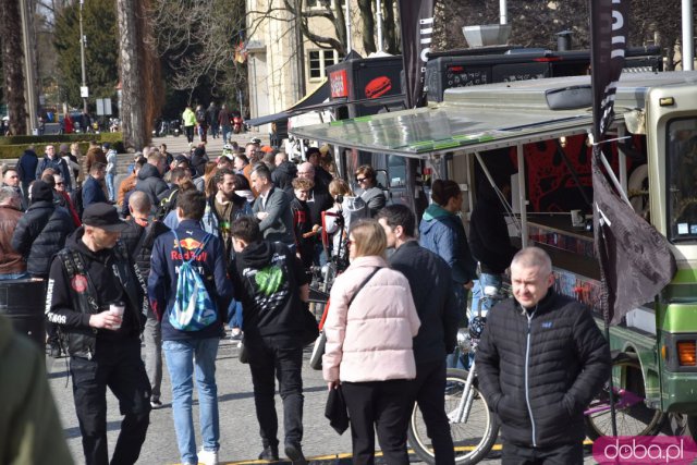 Dzieje się pod Halą Stulecia! Piękne motocykle, jedzenie z foodtrucków i wiele innych atrakcji [Foto]