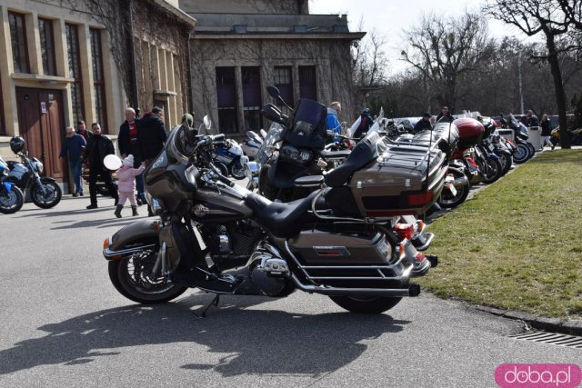 Dzieje się pod Halą Stulecia! Piękne motocykle, jedzenie z foodtrucków i wiele innych atrakcji [Foto]