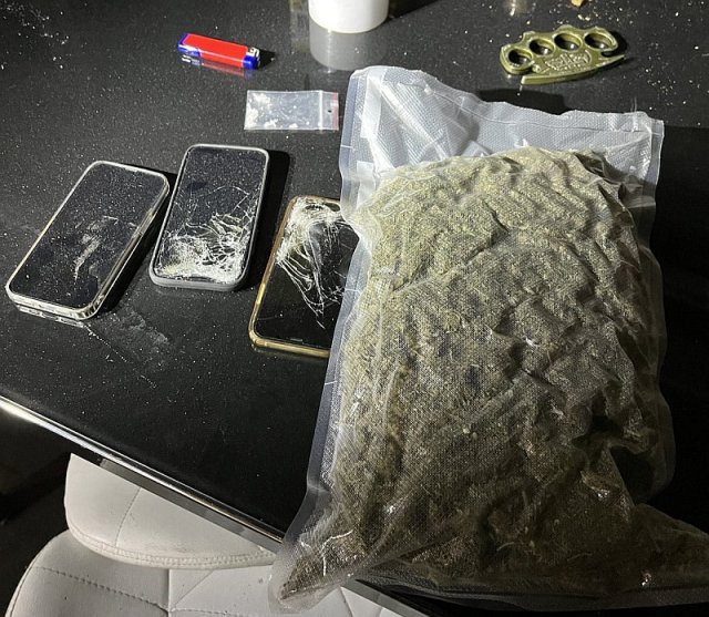 Zabezpieczono narkotyki o wartości 2 mln złotych. Wśród nich marihuana, amfetamina, MDMA i mefedron. Czterej mężczyźni zatrzymani [Foto, Wideo]