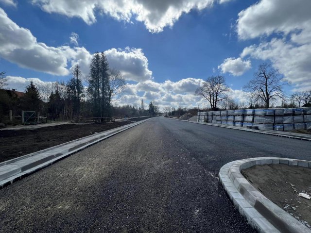 Postępują prace na największej drogowej inwestycji miasta. Kiedy pojedziemy Aleją Wielkiej Wyspy? [Foto]