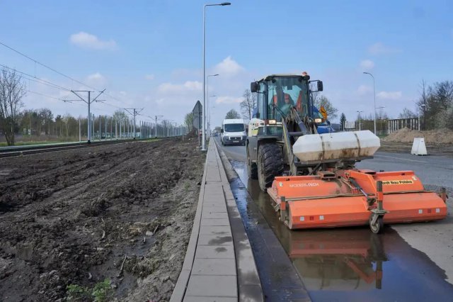 Trwa remont ul. Kosmonautów. Jezdnia w centrum jest już gotowa. Kiedy zakończenie prac? [Foto]