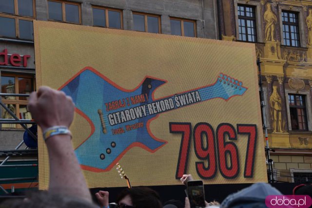 Rekord pobity! Prawie 8 tysięcy gitarzystów zagrało słynny utwór Jimiego Hendrixa na wrocławskim Rynku [Foto, Wideo]