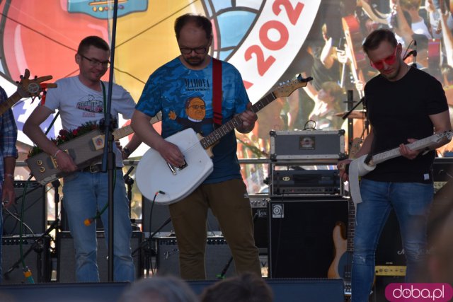 Rekord pobity! Prawie 8 tysięcy gitarzystów zagrało słynny utwór Jimiego Hendrixa na wrocławskim Rynku [Foto, Wideo]