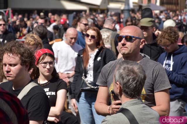 Rekord pobity! Prawie 8 tysięcy gitarzystów zagrało słynny utwór Jimiego Hendrixa na wrocławskim Rynku [Foto, Wideo]