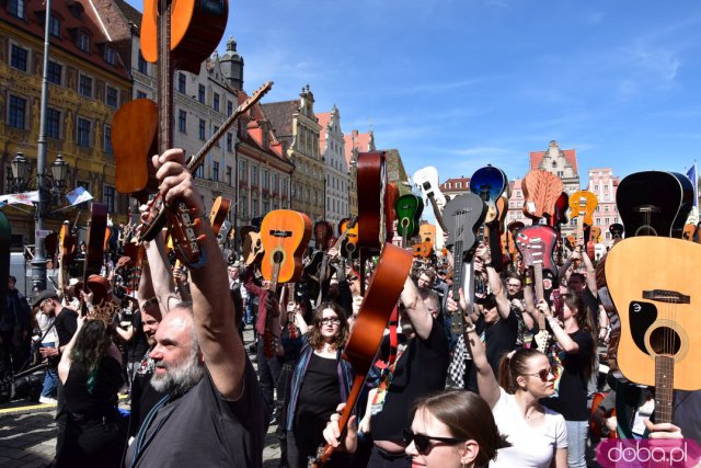 Rekord pobity! Prawie 8 tysięcy gitarzystów zagrało słynny utwór Jimiego Hendrixa na wrocławskim Rynku [Foto, Wideo]