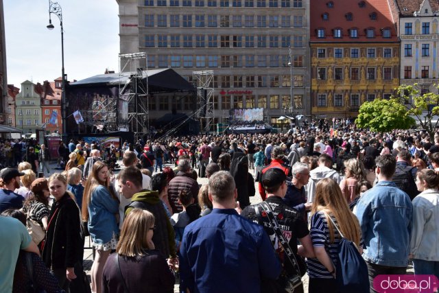 Rekord pobity! Prawie 8 tysięcy gitarzystów zagrało słynny utwór Jimiego Hendrixa na wrocławskim Rynku [Foto, Wideo]