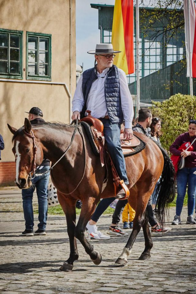 Ponad 7 tysięcy widzów na wyścigowej majówce na Partynicach [Foto]