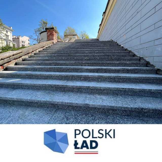 Są już nowe schody oraz elementy konstrucyjne kolumn: Rzut oka na remontowany Bastion Sakwowy [Foto]