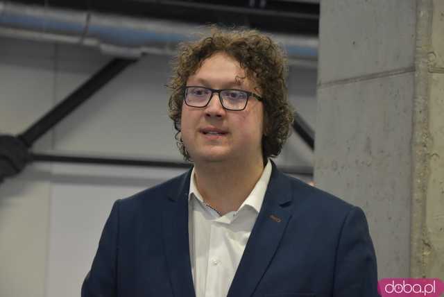Zobacz, jak prezentuje się nowa hala sportowa na Kłokoczycach. Ogłoszono sponsora tytularnego [Foto]