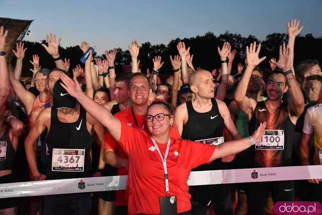 9000 biegaczy wystartowało w 9. Nocnym Półmaratonie [FOTO, WIDEO]