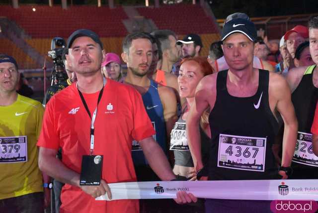 9000 biegaczy wystartowało w 9. Nocnym Półmaratonie [FOTO, WIDEO]