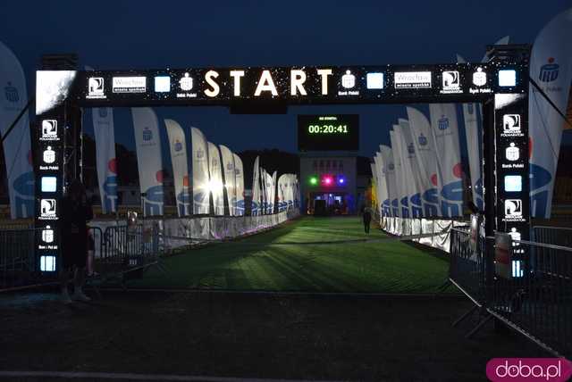 9000 biegaczy wystartowało w 9. Nocnym Półmaratonie [FOTO, WIDEO]
