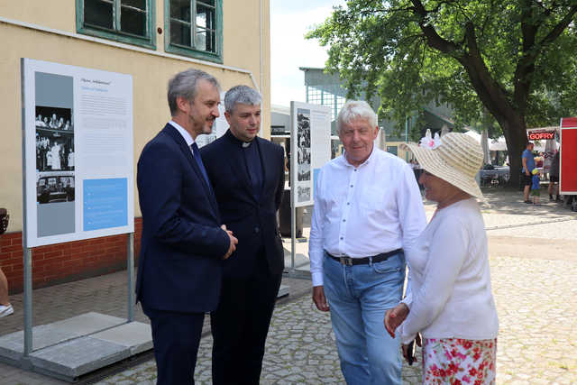 40 lat temu Papież Polak odwiedził Wrocław. Otwarto wystawę fotografii poświęconej wizycie Jana Pawła II [FOTO]