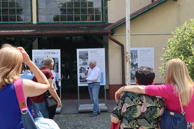 40 lat temu Papież Polak odwiedził Wrocław. Otwarto wystawę fotografii poświęconej wizycie Jana Pawła II [FOTO]
