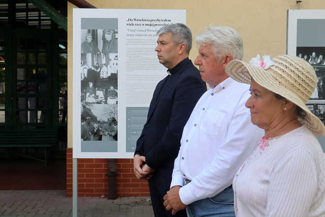 40 lat temu Papież Polak odwiedził Wrocław. Otwarto wystawę fotografii poświęconej wizycie Jana Pawła II [FOTO]