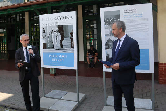 40 lat temu Papież Polak odwiedził Wrocław. Otwarto wystawę fotografii poświęconej wizycie Jana Pawła II [FOTO]