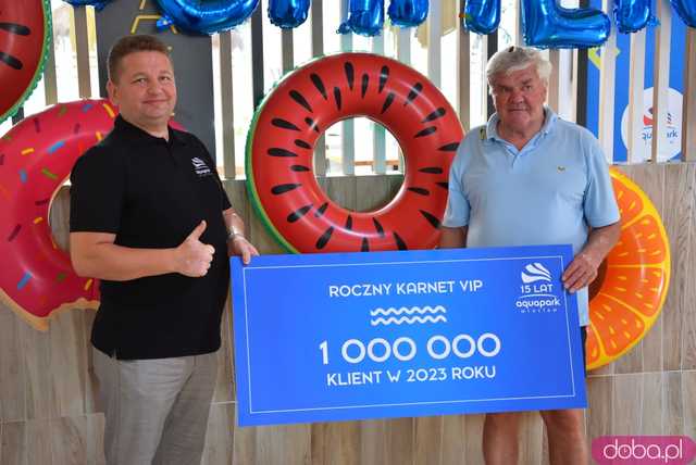 Milionowy klient odwiedził wrocławski aquapark. Teraz może go odwiedzać, ile tylko zechce przez cały rok! [FOTO]