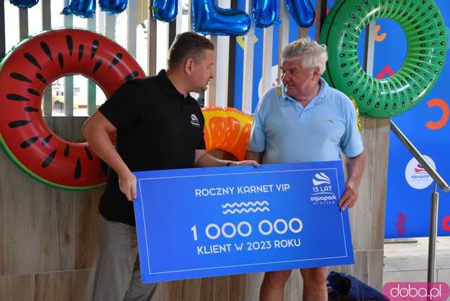 Milionowy klient odwiedził wrocławski aquapark. Teraz może go odwiedzać, ile tylko zechce przez cały rok! [FOTO]