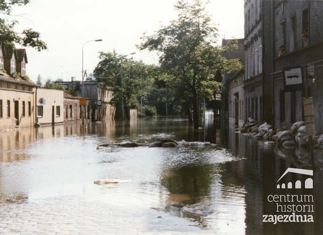 Mija 26 lat od powodzi tysiąclecia. Zobacz, jak wyglądał Wrocław w tamtym czasie [FOTO]