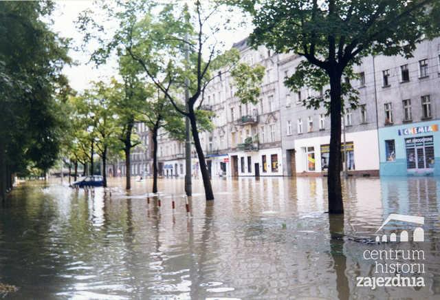 Mija 26 lat od powodzi tysiąclecia. Zobacz, jak wyglądał Wrocław w tamtym czasie [FOTO]