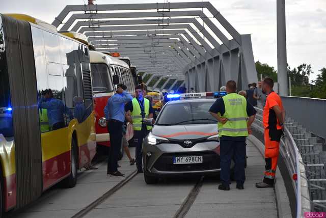 Ikarus, Ogórek, Jelcz PR i wiele innych: Parada autobusów przejechała przez wiadukt na nowej trasie autobusowo-tramwajowej na Nowy Dwór [WIDEO, FOTO]