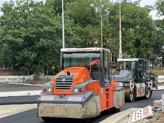 Postępuje przebudowa placu Staszica i ulicy Pomorskiej [FOTO]