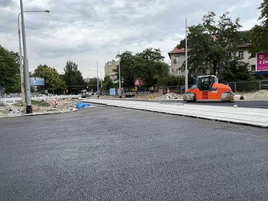 Postępuje przebudowa placu Staszica i ulicy Pomorskiej [FOTO]