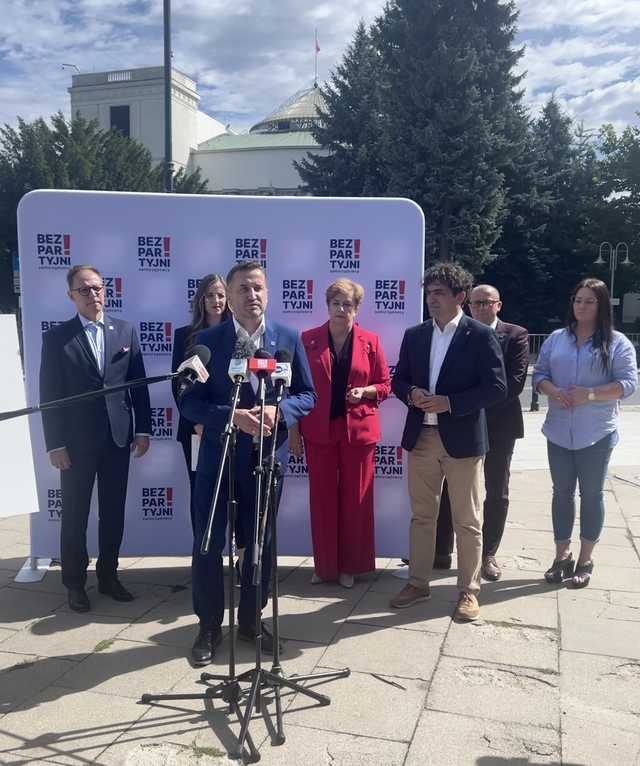 Dość partyjnym gierkom - pokażcie programy wyborcze!