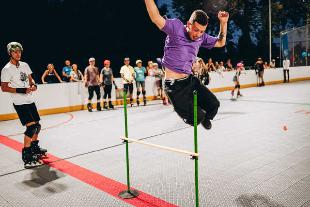 Za nami pierwsza potańcówka na rolkach. Zobacz, jak bawili się na Skate Night Wrocław [FOTO]