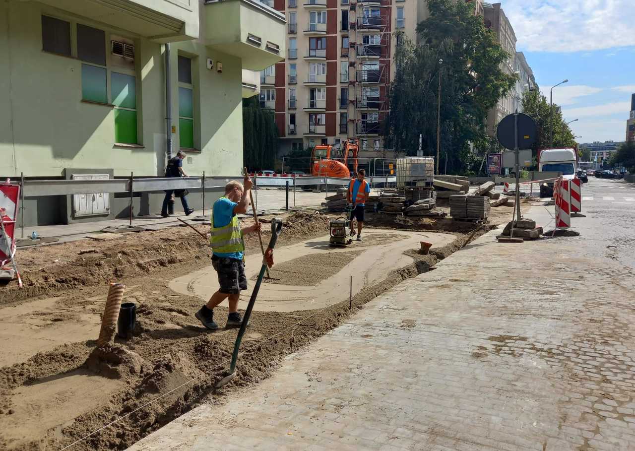 Ruszył remont chodnika na ulicy Grunwaldzkiej [FOTO]