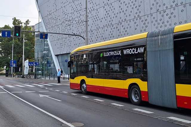 [FOTO] Pierwszy elektryk wyjechał na ulice miasta. Na jakiej linii możemy go spotkać?