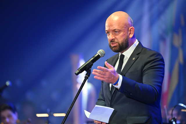 Prezydent Sutryk wręczył nagrody na Forum Ekonomicznym. Trzy wrocławskie firmy wyróżnione [SZCZEGÓŁY, FOTO]