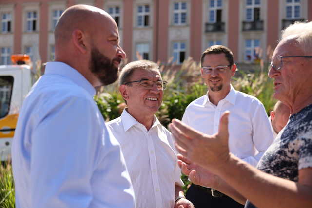 Koniec z betonem na placu Nowy Targ! Podpisano kontrakt na zazielenienie obszaru [SZCZEGÓŁY, FOTO]