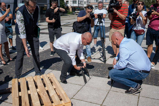 Koniec z betonem na placu Nowy Targ! Podpisano kontrakt na zazielenienie obszaru [SZCZEGÓŁY, FOTO]