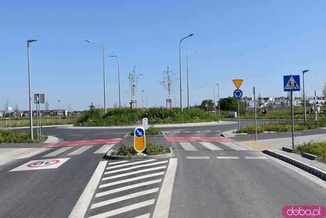 [FOTO] Ulica Asfaltowa stała się... asfaltowa! Zakończono budowę arterii łączącej Jagodno i Wojszycami