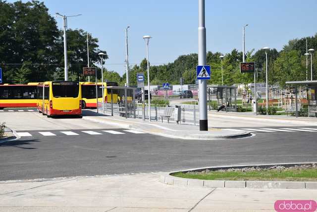 [FOTO] Tak prezentuje się nowa pętla autobusowo-tramwajowa na Nowym Dworze. Od niedzieli dojeżdżają tam dwie linie tramwajowe