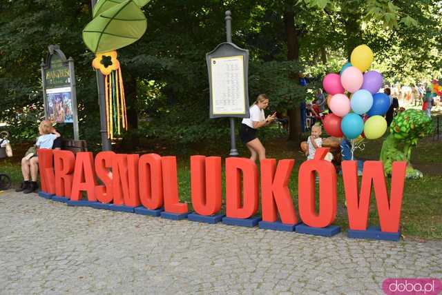[FOTO] Władzę we Wrocławiu objęły... krasnale! Uroczysta parada rozpoczęła tegoroczny Festiwal Krasnoludków